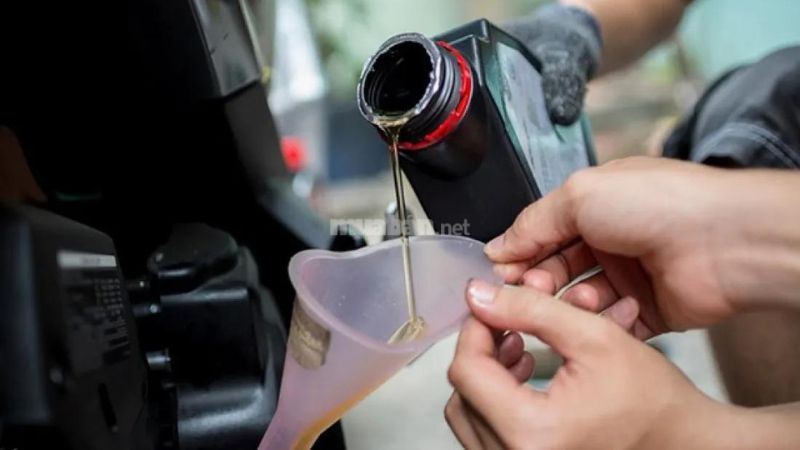 Tại sao cần thay dầu nhớt định kỳ cho xe số?
