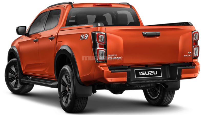 Đuôi xe Isuzu D-Max 2023 có nhiều đường nét hiện đại.