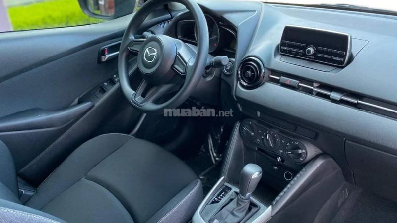 Mazda 2 2024 được trang bị nhiều tính năng tiện nghi và an toàn hiện đại