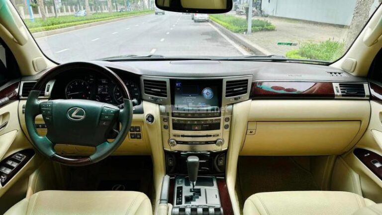 Giá xe Lexus 570: Giá niêm yết và lăn bánh mới nhất
