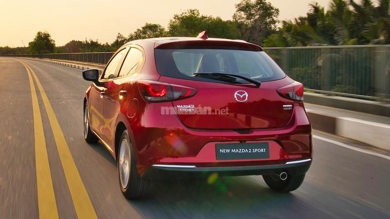 Mazda 2 SPORT sở hữu thiết kế khoang hành lý và đuôi xe khác biệt so với Mazda 2 bản Sedan - Nguồn: Internet