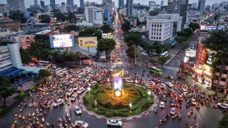 Hạ tầng giao thông xung quanh vòng xoay công trường Dân Chủ