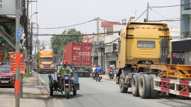 Hạ tầng giao thông tại Vòng xoay Phú Hữu