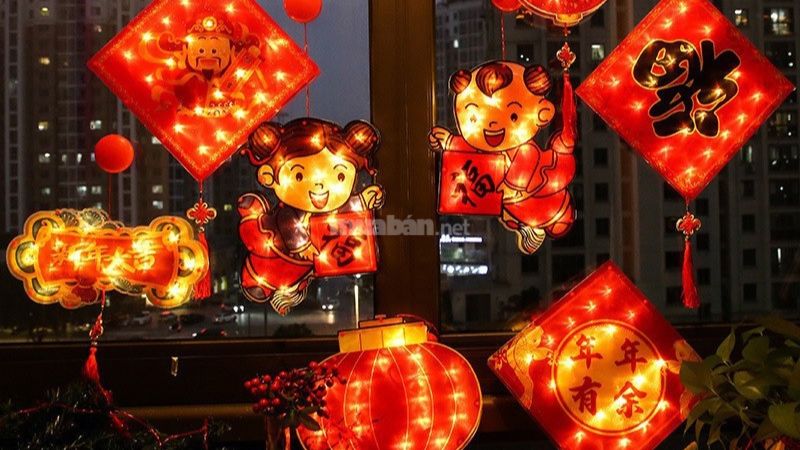 Sử dụng đèn led để trang trí góc Tết trong nhà