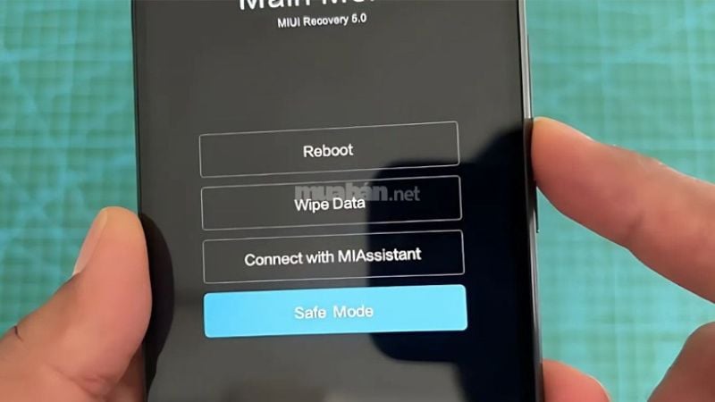 nhấn chọn vào lệnh Safe Mode