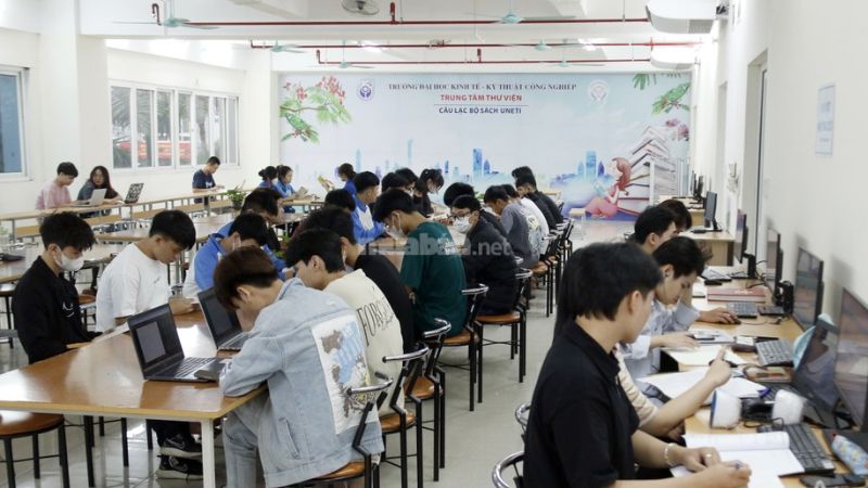 Đại học Kinh tế Kỹ thuật Công nghiệp (UNETI) có nhiều chính sách hỗ trợ học phí