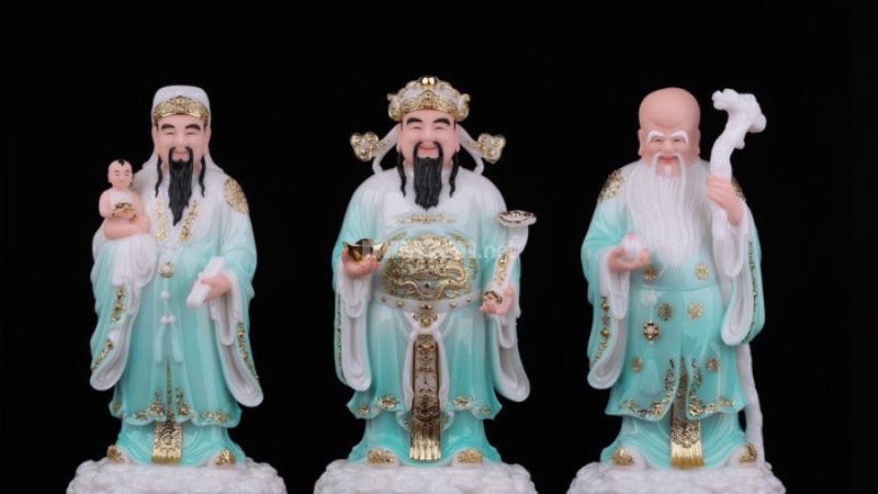 Vị trí đặt tượng Phúc Lộc Thọ tốt nhất mang lại may mắn cho gia chủ Đặt ở trong ô tô