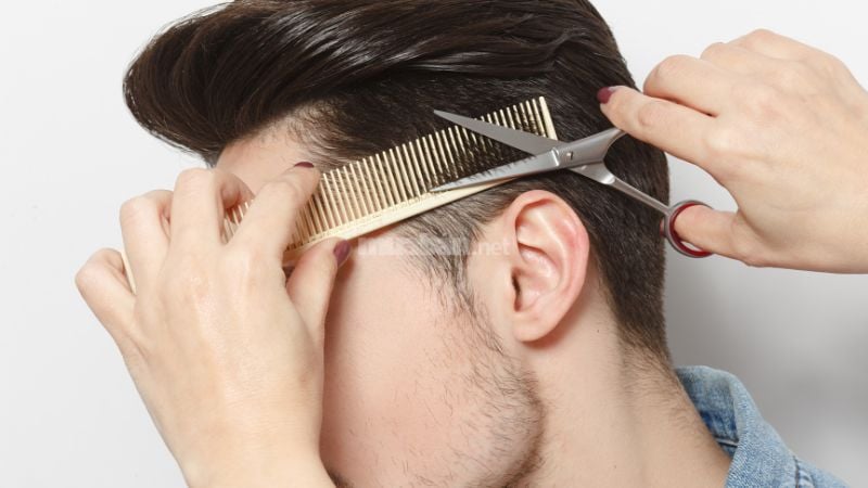 Lịch cắt tóc tháng 6 năm 2025: Chọn ngày đẹp thu hút vận may Chọn đúng ngày tốt cắt tóc sẽ giúp bạn gặp nhiều may mắn, tài lộc