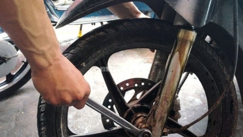 Nên phục hồi phuộc hay thay mới phuộc nhún xe máy? Nên phục hồi phuộc hay thay mới khi phuộc hư ở mức độ trung bình