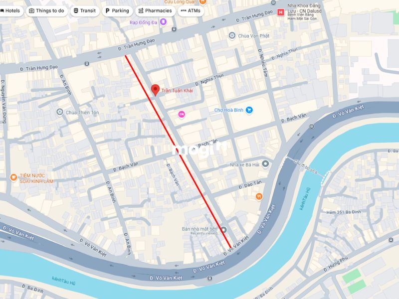 Đường Trần Tuấn Khải giao với đường Võ Văn Kiệt và Trần Hưng Đạo