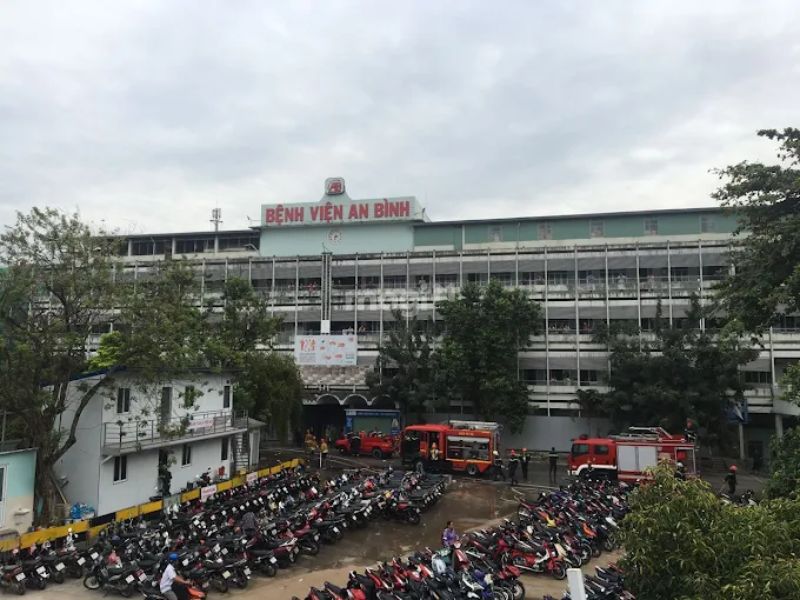Bệnh viện An Bình cách đường Trần Tuấn Khải vài phút đi xe