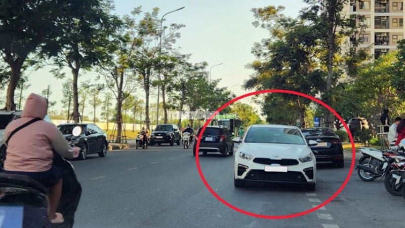 Lỗi đi ngược chiều ô tô phạt bao nhiêu theo quy định mới năm 2025? Lỗi đi ngược chiều ô tô phạt bao nhiêu theo quy định mới năm 2025?