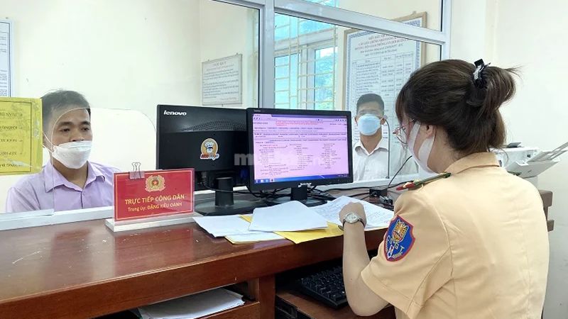Hướng dẫn thủ tục đăng ký xe ô tô mới nhất 2025 Đăng kí xe ô tô ở đâu