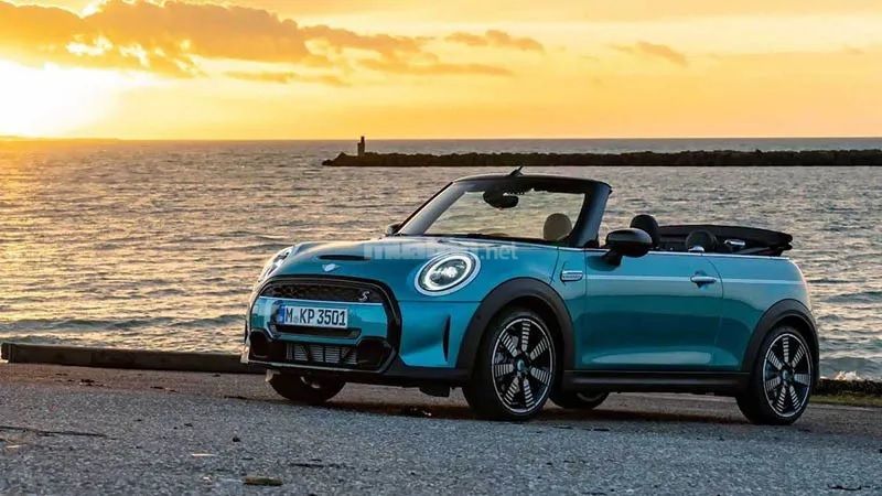 Bảng giá xe Mini Cooper cập nhật mới nhất T5/2025 Giá Mini Cooper Convertible hiện nay đang dao động từ 2,1 tỷ - 2,3 tỷ