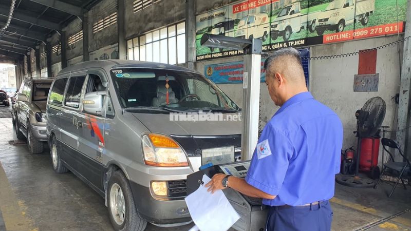 Quá hạn đăng kiểm ô tô 1 ngày có bị xử phạt? Thời hạn đăng kiểm xe ô tô chở người các loại trên 09 chỗ