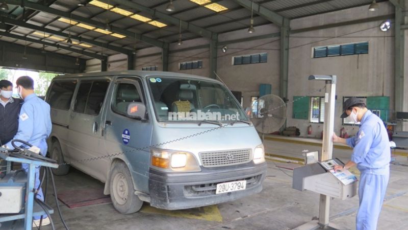 Quá hạn đăng kiểm ô tô 1 ngày có bị xử phạt? Một số phương tiện có thời gian sử dụng lâu năm phải đăng kiểm thường xuyên hơn so với các xe thông thường