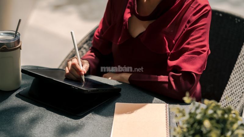 Copywriter là gì? Tất tần tật về công việc và thu nhập Copywriter là gì, làm những gì và thu nhập ra sao?