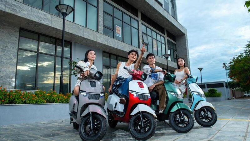 Xe máy điện có cần bằng lái không? Cập nhật quy định mới 2025 Độ tuổi được điều khiển xe máy điện?