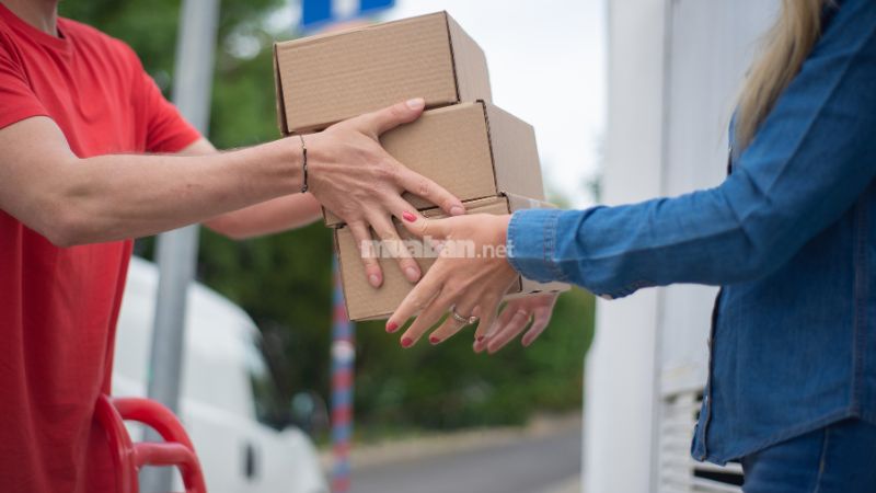 B2C là gì? Đặc điểm của mô hình B2C và sự khác biệt với B2B Mô hình B2C bán hàng trực tiếp