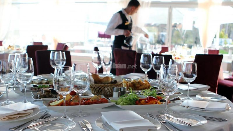 Ngành F&B là gì? Kiến thức cơ bản đến chuyên sâu bạn nên biết Restaurant (Bộ phận Nhà hàng)