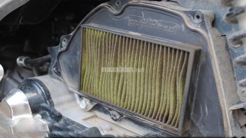 Xe máy bị hụt ga khi tăng tốc: Cách nhận biết sớm và xử lý dứt điểm Hãy thay mới lọc gió thường xuyên
