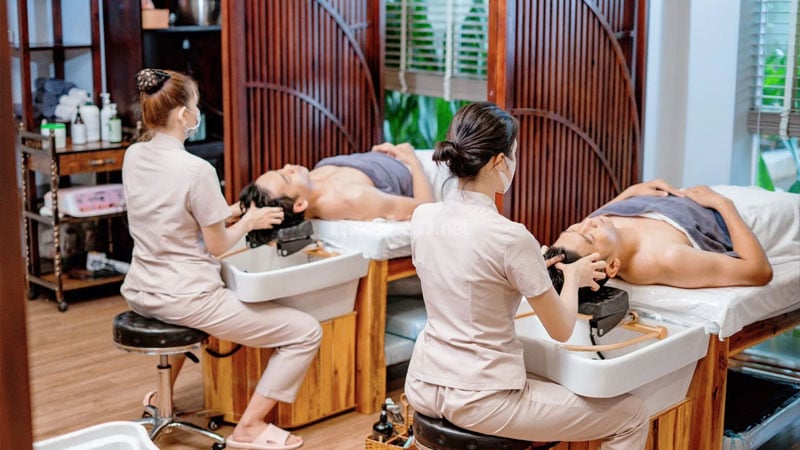 Top 12 địa chỉ massage Tân Bình uy tín, chất lượng cao Hạ Spa mang đến dịch vụ chăm sóc chuyên sâu, từ gội đầu thảo dược đến massage đá nóng