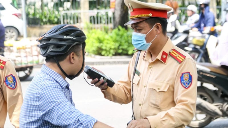 Lỗi nồng độ cồn xe máy năm 2025 bị xử phạt thế nào?