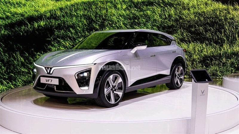 Giá xe VF7 VinFast cập nhật mới nhất trong năm 2025 thiết kế cá tính