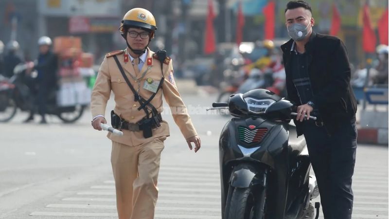 Lỗi không gương xe máy: Quy định và mức phạt mới nhất 2025 Lỗi không gương xe máy: Quy định và mức phạt mới nhất 2025