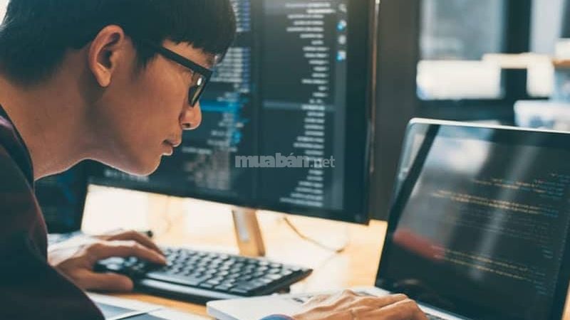 Backend là gì? Tìm hiểu vai trò cốt lõi của Backend Khả năng làm việc trong môi trường áp lực
