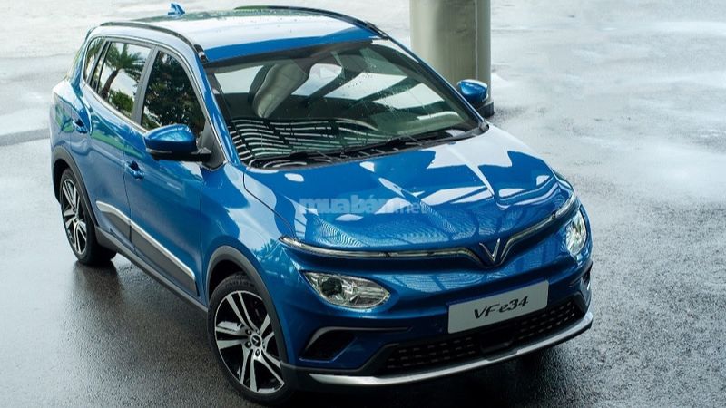 Giá xe Vinfast VF e34: Giá lăn bánh và niêm yết cập nhật 2025 Tổng thể xe có kích thước không quá lớn, phần đ ầu xe không có tạo hình cầu kỳ