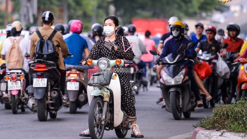 Mức xử phạt đối với lỗi đi ngược chiều xe máy quy định 2025 Lỗi đi ngược chiều xe máy là gì?
