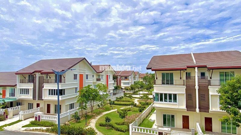 Phân khu nhà phố thương mại