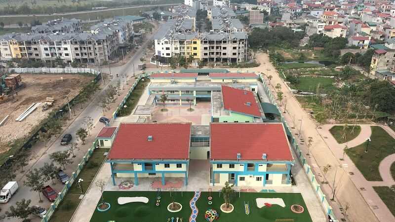 Khu đô thị Thạch Bàn có đầy đủ các tiện ích nội khu như khu vui chơi trẻ em, trường học...