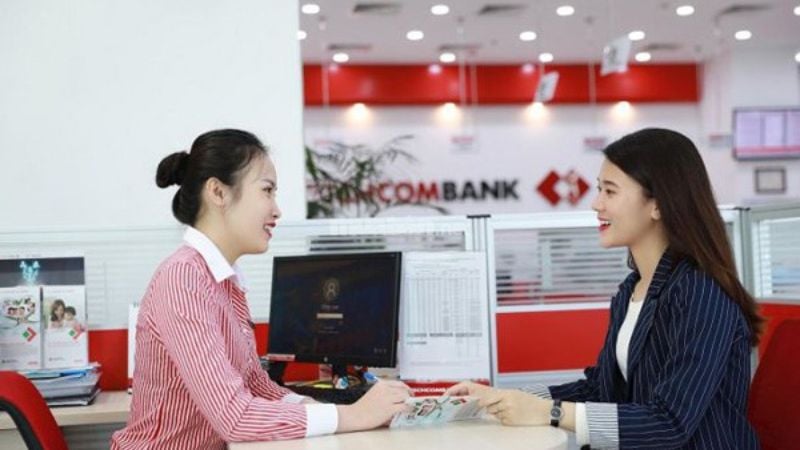 Khách hàng vay ngân hàng Techcombank phải chi trả những khoản nào?