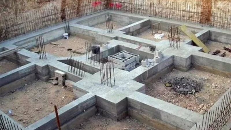 Phần móng và kết cần cần chú trọng để đảm bảo độ vững chải cho ngôi nhà.