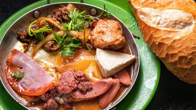 Sài Gòn Bò Chảo và Nướng