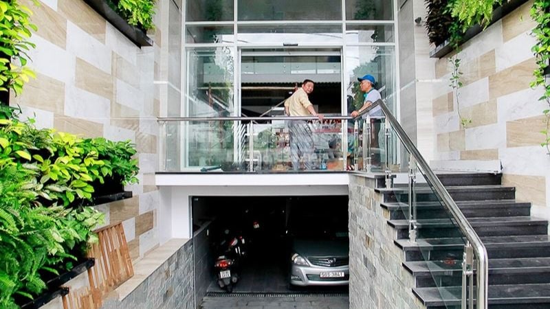 Mẫu 6: Tòa nhà văn phòng có thiết kế tầng bán hầm làm nơi để xe