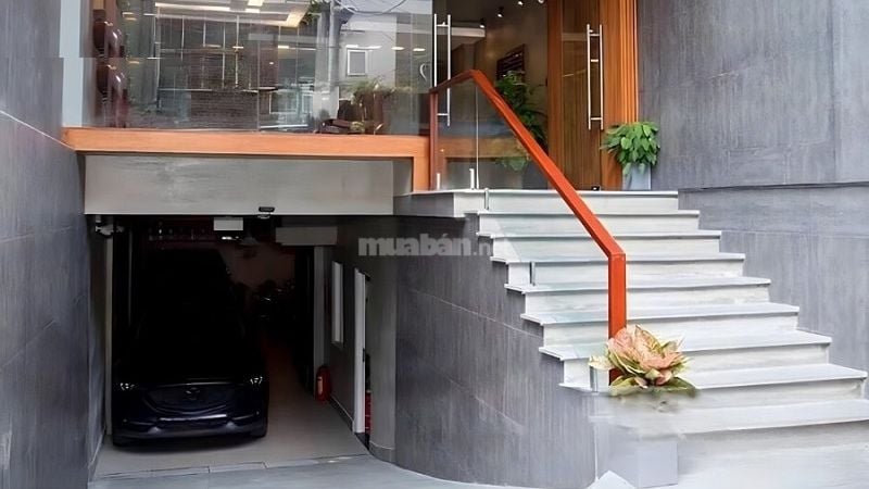 Mẫu 9: Tầng bán hầm được thiết kế làm tầng giữ xe cho tòa nhà văn phòng