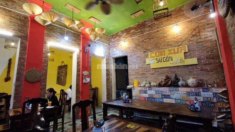 Cơm Xưa – Nhà hàng đậm chất hoài niệm với phong cách Sài Gòn xưa.