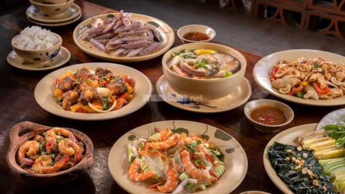 Trải nghiệm ẩm thực phong phú, hội tụ nhiều món ngon ngay tại Phường Sài Gòn.