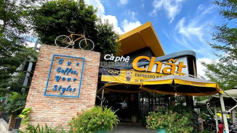 Khung cảnh phía trước của Cà phê Chất