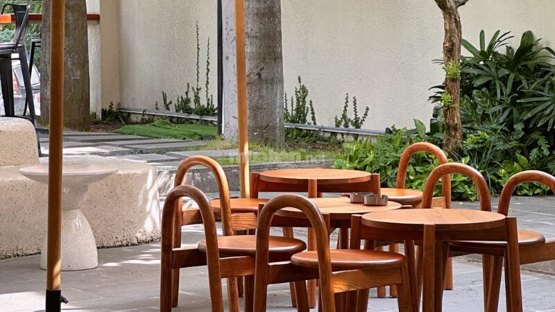 Faro Cafe – Nguyễn Trãi Corner với style đậm chất Địa Trung Hải với gam trắng – nâu chủ đạo