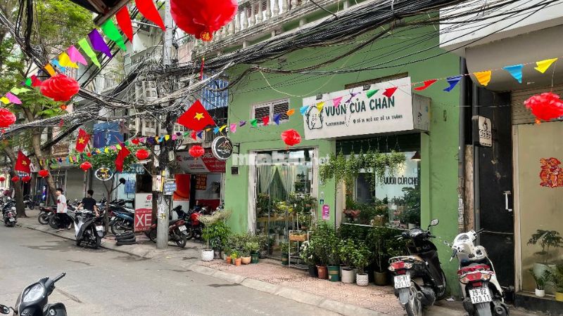 Cung vượt cầu nhưng giá thuê vẫn tăng