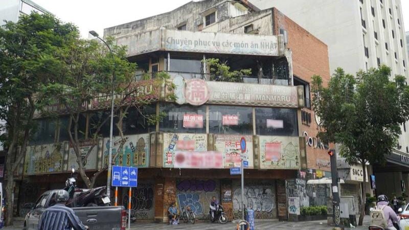 Dự đoán xu hướng thuê mặt bằng năm 2026 Thị trường mặt bằng cho thuê tại TP.HCM đang "đìu hiu" với nhiều mặt bằng trống kéo dài.