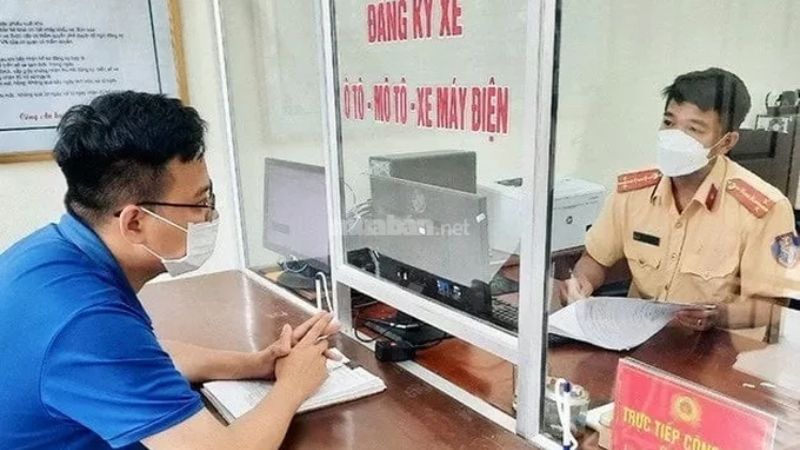 Bước 2: Thực hiện thủ tục sang tên xe.