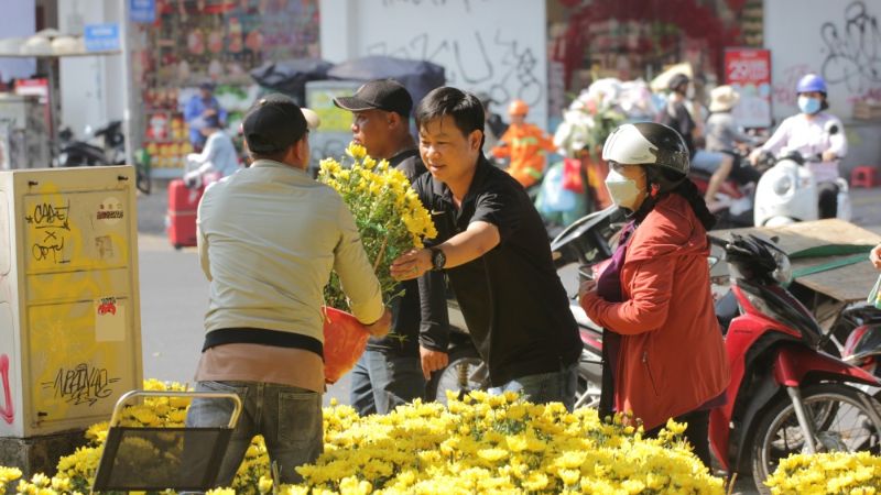 chợ hoa tuyển hàng trăm nhân viên làm thời vụ dịp tết