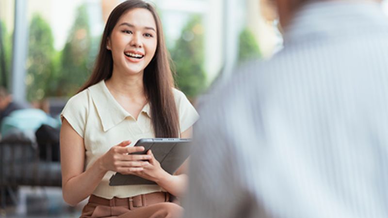 Top 10 cách tuyển dụng nhân viên thời vụ tết hiệu quả nhanh HR có thể thử kết nối với nhân viên cũ đang có ý định đi làm lại