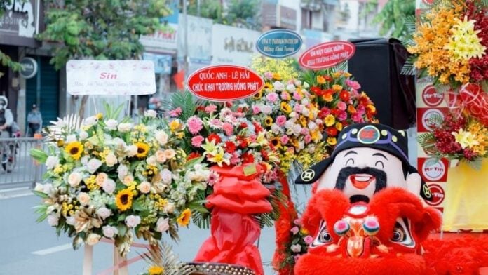 Xem ngày tốt khai trương tháng 11/2025 kinh doanh phát tài