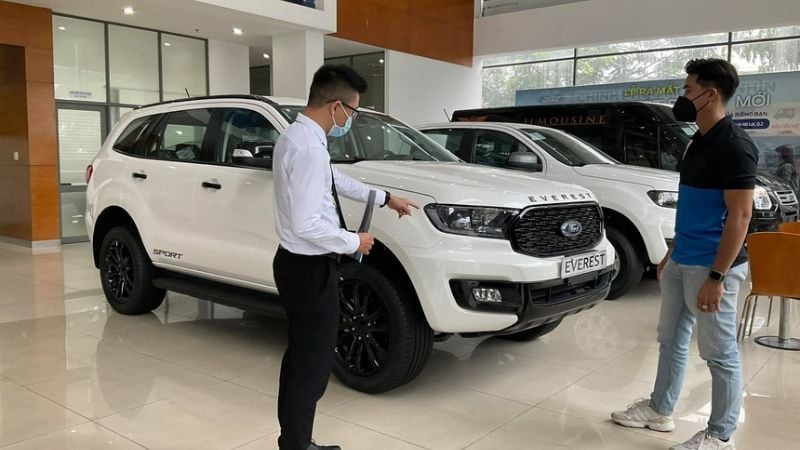 Giấc mơ thấy đồng nghiệp mua ô tô báo hiệu sự cạnh tranh nghề nghiệp. 